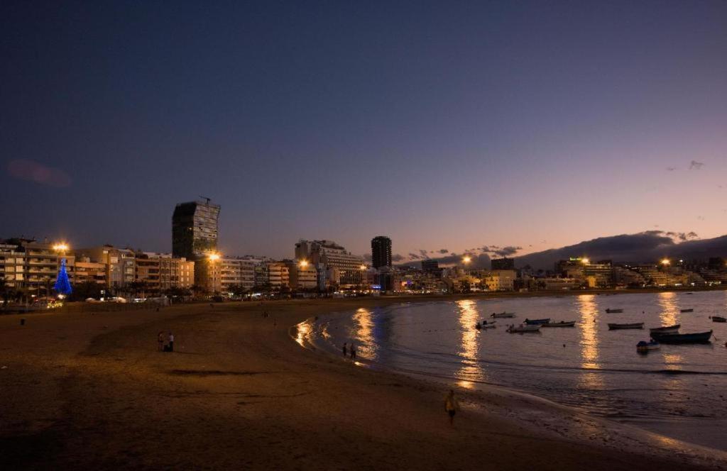 Green Water At The Beach Daire Las Palmas de Gran Canaria Dış mekan fotoğraf